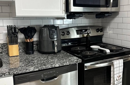 Smyrna Apartment | Premium Stay By The Braves/ Free Parking / 5 Min Walk To The Stadium