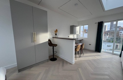 West Harrow Apartment | Premium Studio in Harrow - Greater London