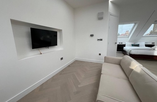West Harrow Apartment | Premium Studio in Harrow - Greater London