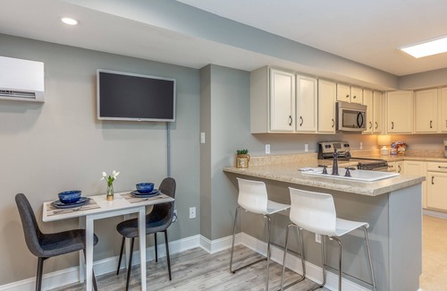 Abingdon Apartment | Premium Studio in Historic District, Walking Distance to Restaurants & Shops!