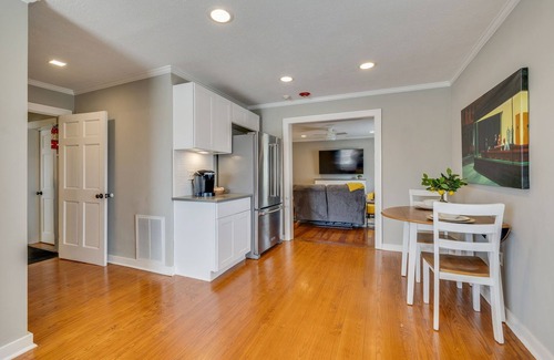 Abingdon House | Premium Suite in Historic District, Walking Distance to Restaurants & Shops!