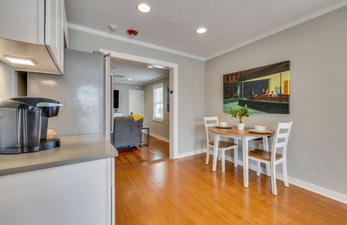 Abingdon House | Premium Suite in Historic District, Walking Distance to Restaurants & Shops!