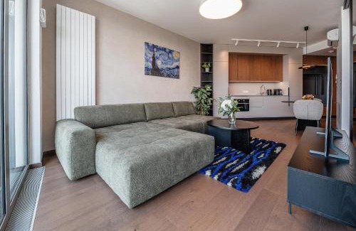 Nivy Apartment | Premium Suite, RIVER & OLD TOWN VIEW,FREE PARKING