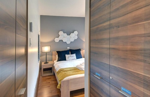 Lac Superieur Village House | Premium suite with lake view and resort access