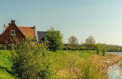Thorn Villa | Premium Water 8p - Four Bedroom Villa, Sleeps 8