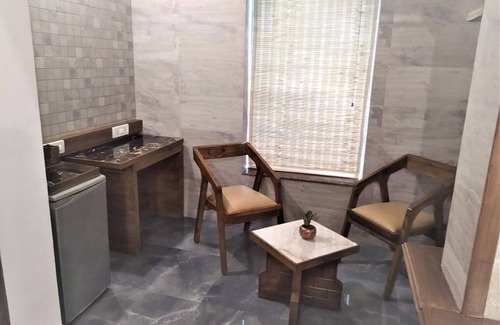 Sector 14 House | Premkamal- An extended home