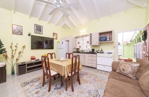 Buckleys Village Apartment | Prentice Place Lovely 1 bedroom condo with private parking.