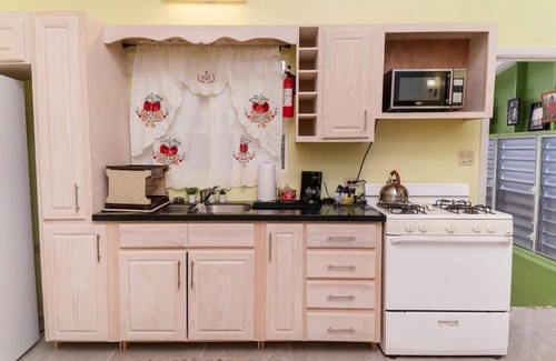 Buckleys Village Apartment | Prentice Place Lovely 1 bedroom condo with private parking.