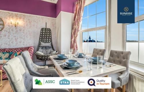 Dundee Apartment | PRESIDENTIAL APARTMENT, Family Home, Luxury Bedrooms, 2 Rooms, 1 King Bed, 2 Single Beds, Free WiFi, Free Parking, Tourists, Business Travelers, Relocation, Beautiful River Views, - Long Stays, INVOICE and REDUCED PRICE are only via SUNRISE SHORT LETS Dun