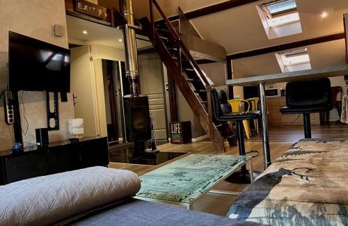 Bellegarde-sur-Valserine Apartment | PrestigeMontagneZenNearStationCalmElegantChic