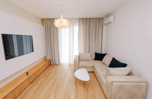 Vake-Saburtalo Apartment | Prestige Living-Luxe 2BR near Lisi Lake