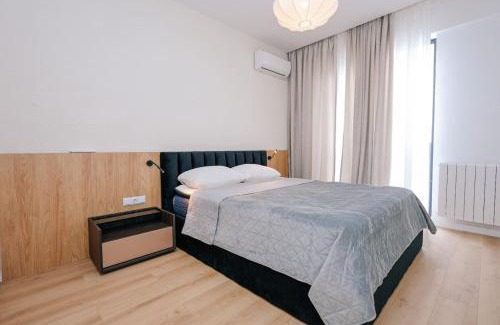 Vake-Saburtalo Apartment | Prestige Living-Luxe 2BR near Lisi Lake