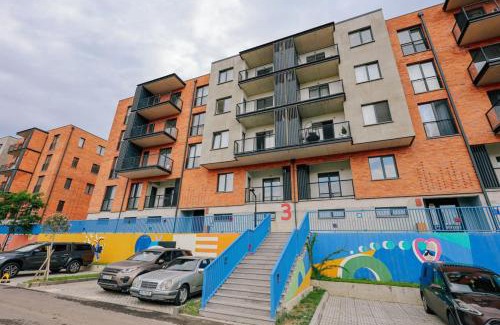 Vake-Saburtalo Apartment | Prestige Living-Luxe 2BR near Lisi Lake