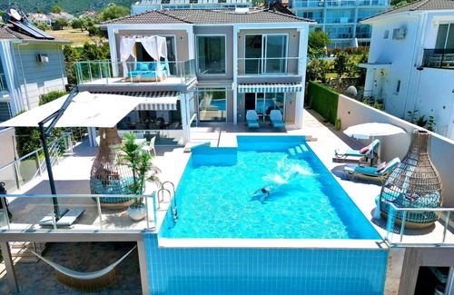 Oludeniz Villa | Prestige Villa with infinity pool gorgeous sunset