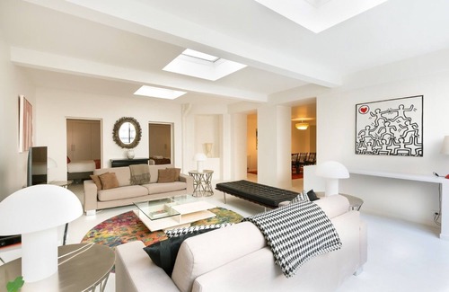 Strasbourg -Saint-Denis Apartment | PRESTIGIOUS 3 BR Apt - 1520 SQFT - DESIGN - FULL AIR CONDITIONNING