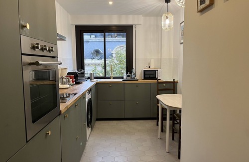Clemenceau Apartment | Prestigious bright central apartment with lift