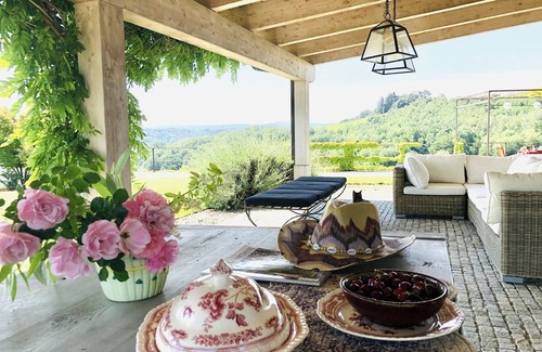 Castel Rocchero House | Prestigious farmhouse nestled among the vineyards