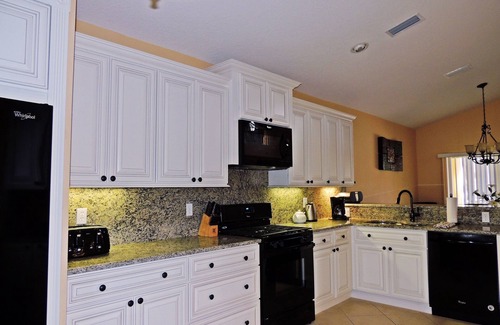 Braden River Villa | Prestigious Heritage Harbour With Large 32' X 16' Pool And Spa Overlooking Lake