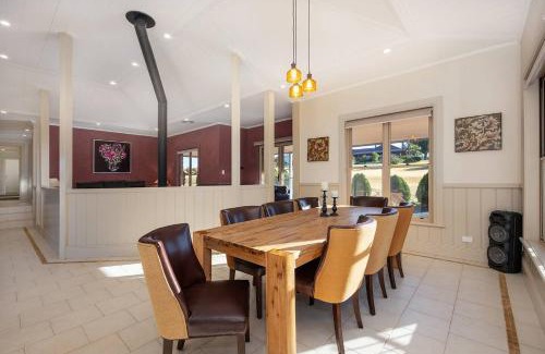 Central Mudgee House | Prestigious Panoramic Mountain Views at Bellevue Mudgee