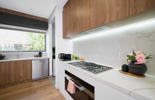 Preston House | Preston Northcote Mod Lux Townhouse 5 bed 5 bath