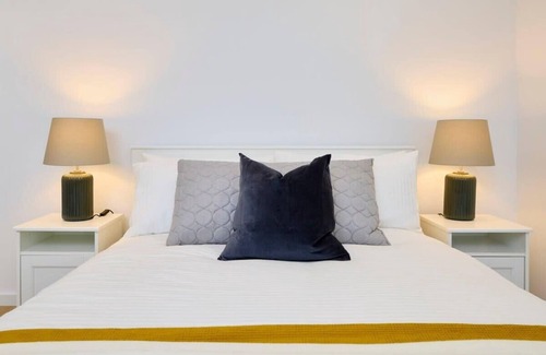 Preston House | Preston Northcote Mod Lux Townhouse 5 bed 5 bath