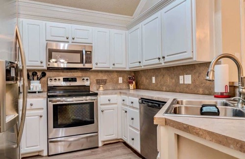 Lubbock House | Preston Place - 3BR/2BA - Close to Everything