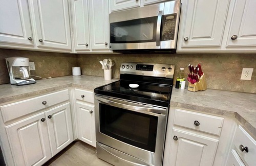 Lubbock House | Preston Place - 3BR/2BA - Close to Everything