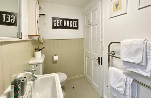 Swindon Cottage | Pretty 1 Bedroom Cottage Near Cirencester