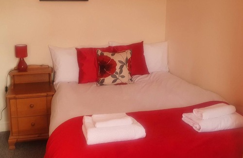 South Harrow Apartment | Pretty 4 Double Bedroom Home With 3 Bathrooms
