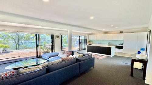 Pretty Beach House | 'Pretty Beach Escape' by Accom Holidays