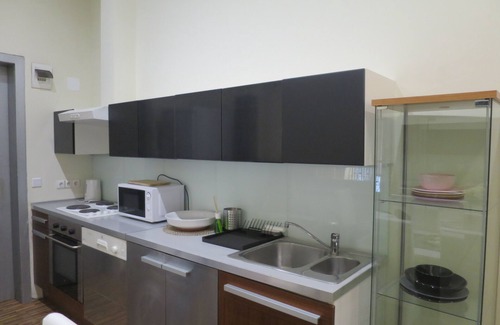 Terezvaros Condo | Pretty Central 5 bedroom flat