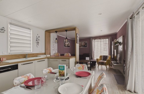 Bretignolles-sur-Mer Ski Chalet | Pretty Chalet for 6- Estate with swimming pool
