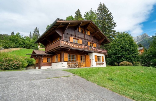 Alpe des Chaux Ski Chalet | Pretty chalet located on a large plot of land close to the Place de la Barboleuse, its shops and res