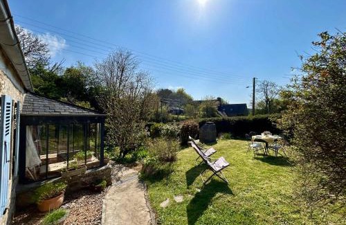 Tredrez-Locquemeau House | Pretty charming Breton cottage for 4 people