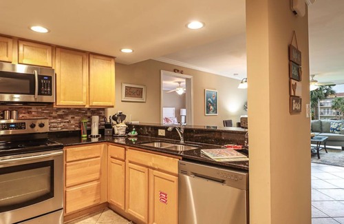 Biloxi Condo | Pretty Condo, Newly Decorated, Perfect for TDY & Beach Visitors!