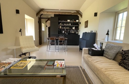 Newport Cottage | PRETTY, COSY COTTAGE FOR 2 - 4 NEAR SOUTH COAST, BEAUTIFUL QUIET LOCATION