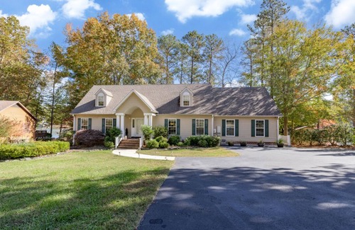 Littleton House | Pretty Creek Retreat | Beautiful water views | Pet Friendly
