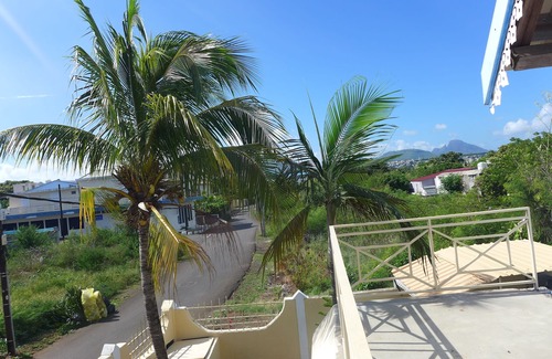 Albion House | Pretty detached Creole house in its private fenced park