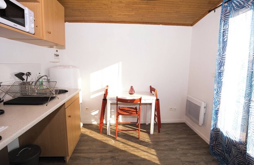 Mireval Apartment | Pretty detached F1 with garden close to the beach
