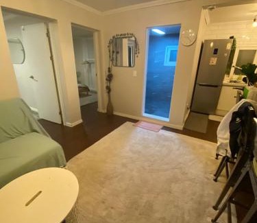 Itaewon Apartment | Pretty Gigabit Apt 10 min from Myeongdong