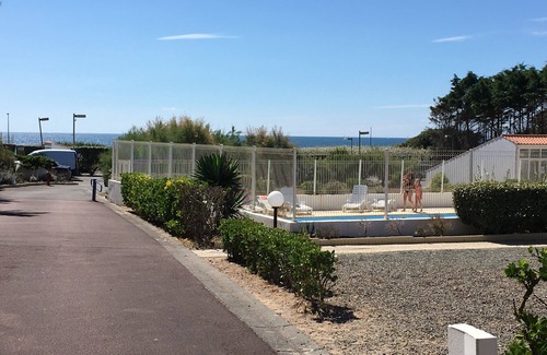 Bourgenay House | Pretty house facing the sea with pool in a private residence