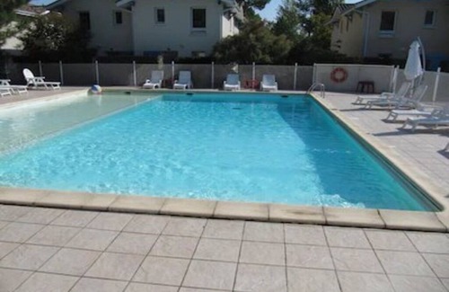 Le Verdon-sur-Mer House | Pretty holiday home in a residence with swimming pool