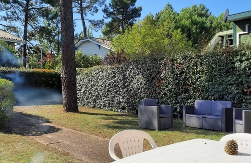 Le Verdon-sur-Mer House | Pretty holiday home in a residence with swimming pool