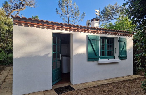La Tranche-sur-Mer House | Pretty house under the pines 100m from the beach