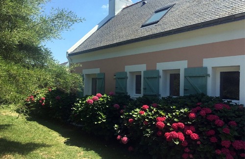 Sauzon House | PRETTY HOUSE VIEW ON FIELDS AND SEA IN SAUZON