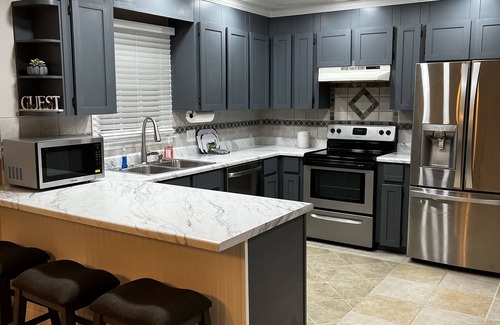 Warner Robins House | Pretty in Blue (3 day min stay)