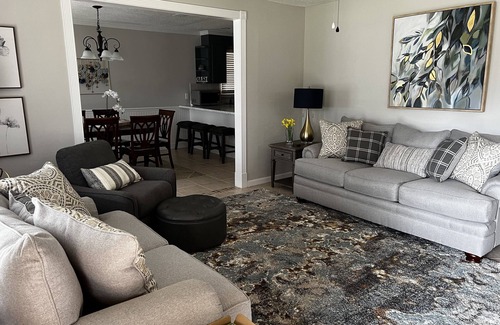 Warner Robins House | Pretty in Blue (3 day min stay)