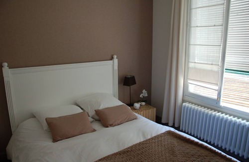 Centre Erlon House | Pretty little house in the very heart of Reims with garage and terrace