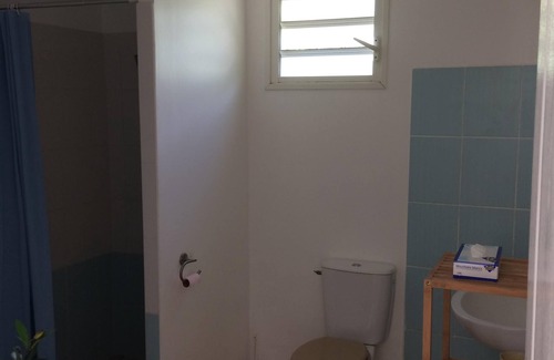 Petit-Bourg House | Pretty low villa composed of a bedroom, a small living room and a bathroom