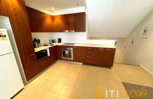 City West Apartment | Pretty Penthouse - Close to ANU